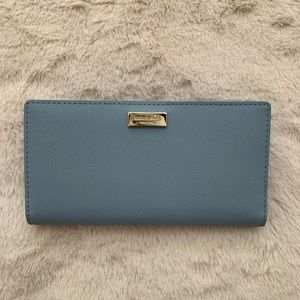 ✨ Kate Spade Laurel Way Wallet ✨